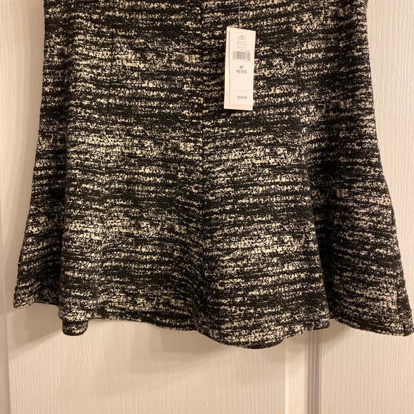 Banana Republic Skirt Size 8 Petite - Picture 2 of 3